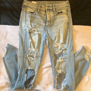 Light Wash Ripped Jeans